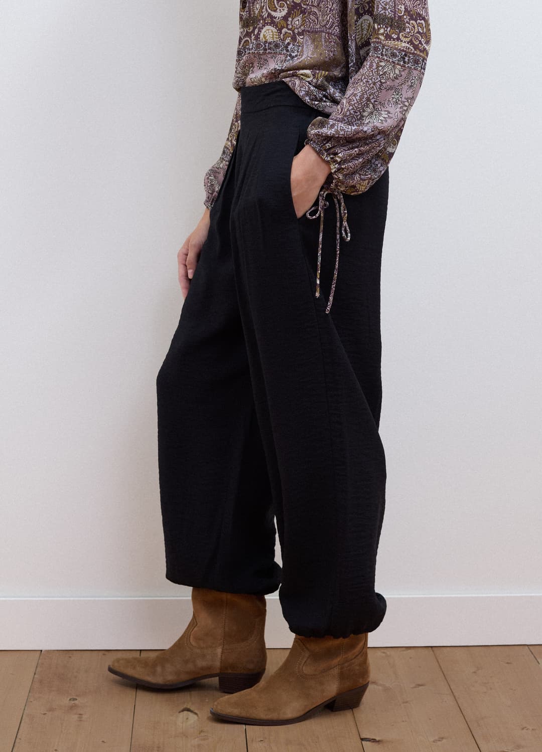 Schwarze Relaxed-fit-hose Aus Viskosemix | OVS Schwarze Relaxed-fit-hose Aus Viskosemix - 3 | OVS
