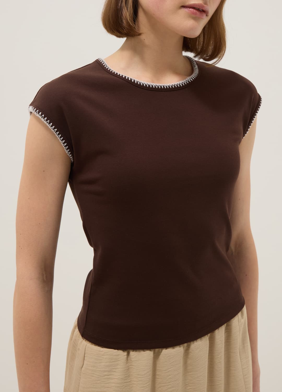 Braunes Regular-fit T-shirt Aus Elastischer Baumwolle Mit Nähten | OVS Braunes Regular-fit T-shirt Aus Elastischer Baumwolle Mit Nähten - 3 | OVS