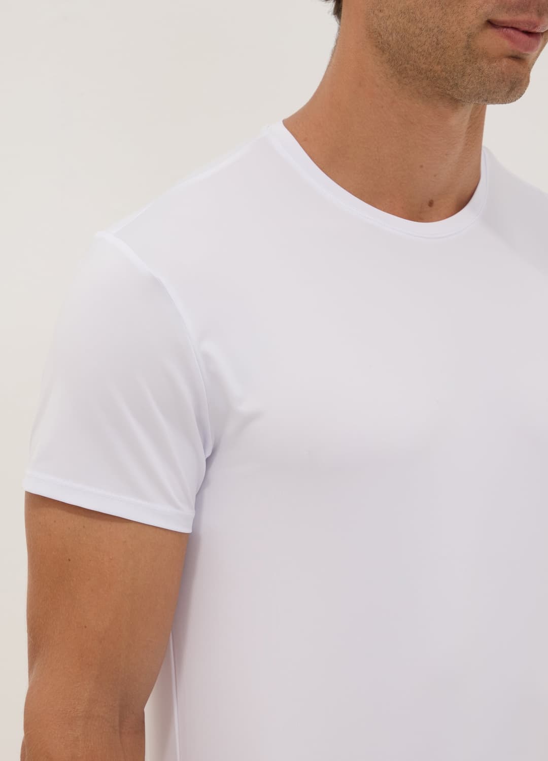 2er-pack Schwarze T-shirts Aus Elastischer Mikrofaser | OVS 2er-pack Schwarze T-shirts Aus Elastischer Mikrofaser - 2 | OVS