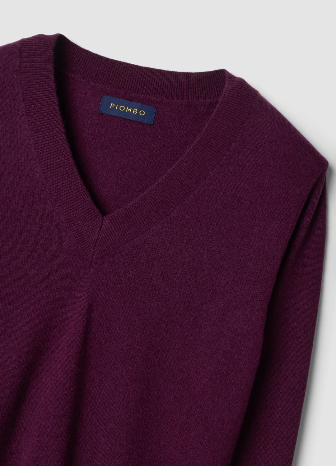 Roter Pullover Aus Reiner Wolle Mit Tiefem V-ausschnitt | OVS Roter Pullover Aus Reiner Wolle Mit Tiefem V-ausschnitt - 1 | OVS
