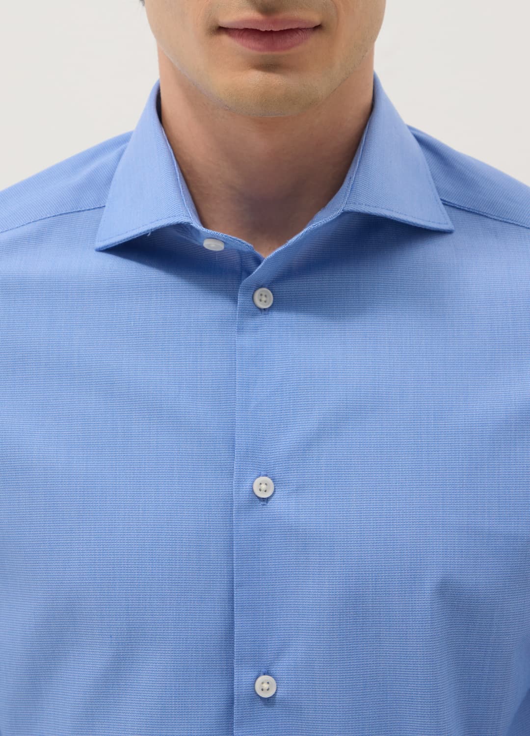 Hellblaues Slim-fit-hemd Aus Baumwollmix Mit Haifischkragen | OVS Hellblaues Slim-fit-hemd Aus Baumwollmix Mit Haifischkragen - 1 | OVS