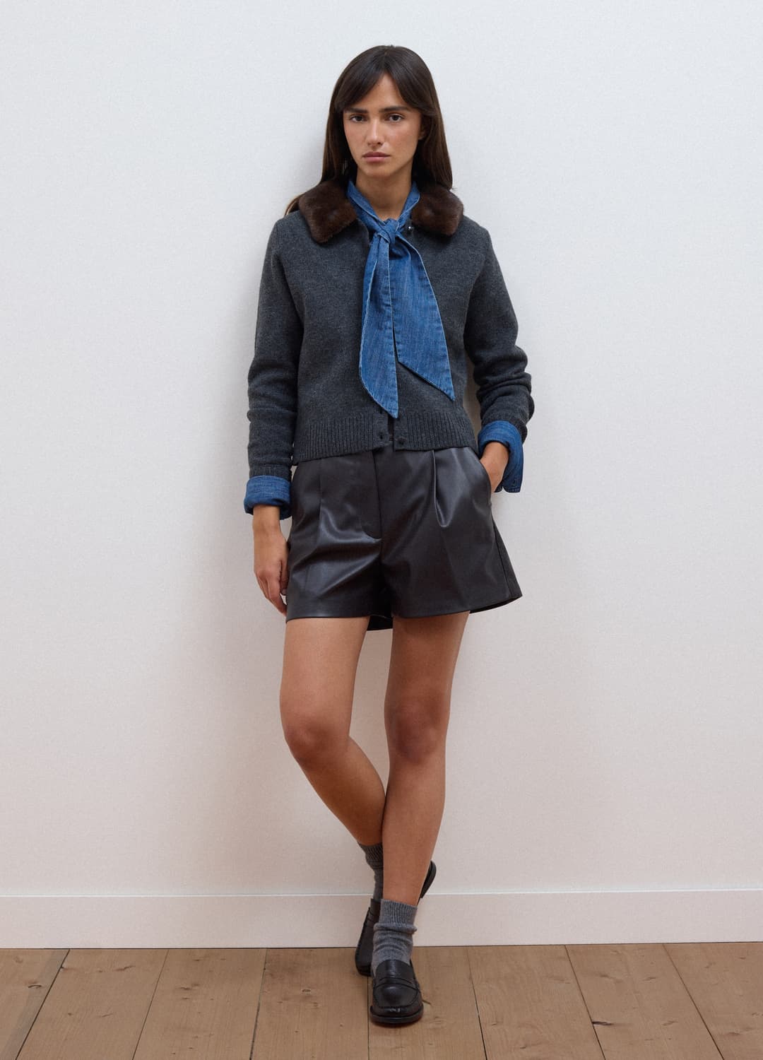 Graue Strickjacke Mit Kontrastkragen | OVS Graue Strickjacke Mit Kontrastkragen - 1 | OVS