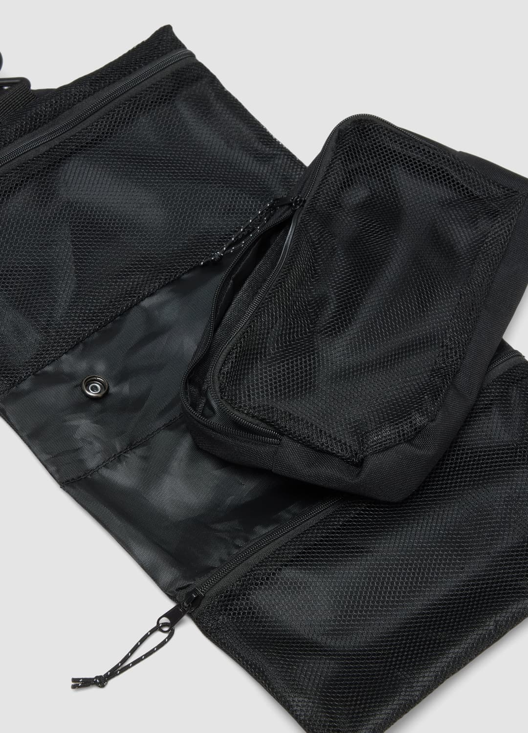 Schwarze Faltbare Tasche Mit Mehreren Fächern Und Einsätzen | OVS Schwarze Faltbare Tasche Mit Mehreren Fächern Und Einsätzen - 2 | OVS