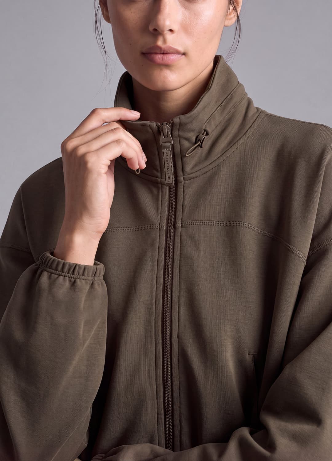 Full-zip Verde Corta In Tessuto Soft-touch Con Collo Rialzato Altavia Studio | OVS Full-zip Verde Corta In Tessuto Soft-touch Con Collo Rialzato Altavia Studio - 1 | OVS