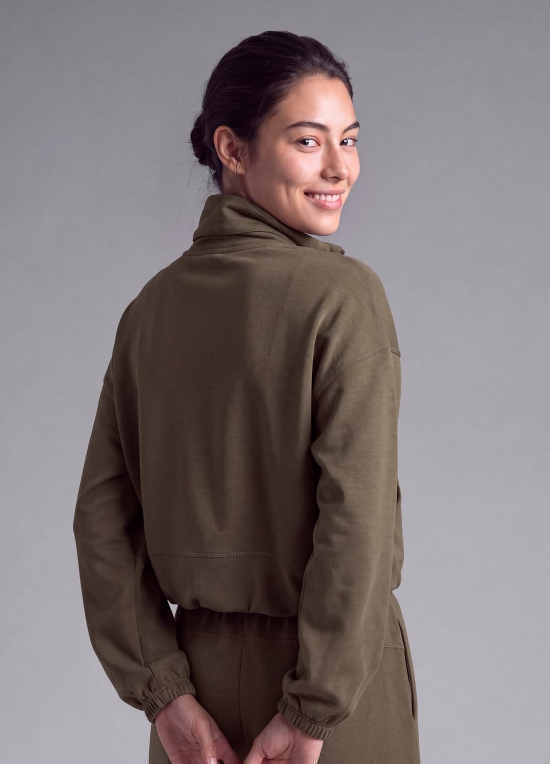 Full-zip Verde Corta In Tessuto Soft-touch Con Collo Rialzato Altavia Studio | OVS Full-zip Verde Corta In Tessuto Soft-touch Con Collo Rialzato Altavia Studio - 2 | OVS