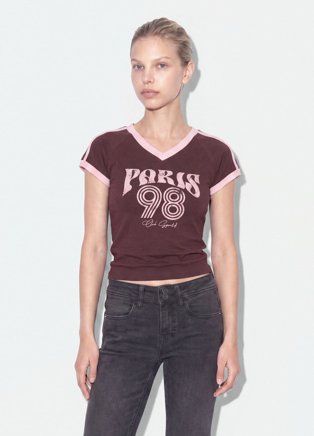 Braunes T-shirt Aus Reiner Baumwolle Mit V-ausschnitt Und Frontprint | OVS Braunes T-shirt Aus Reiner Baumwolle Mit V-ausschnitt Und Frontprint - 1 | OVS