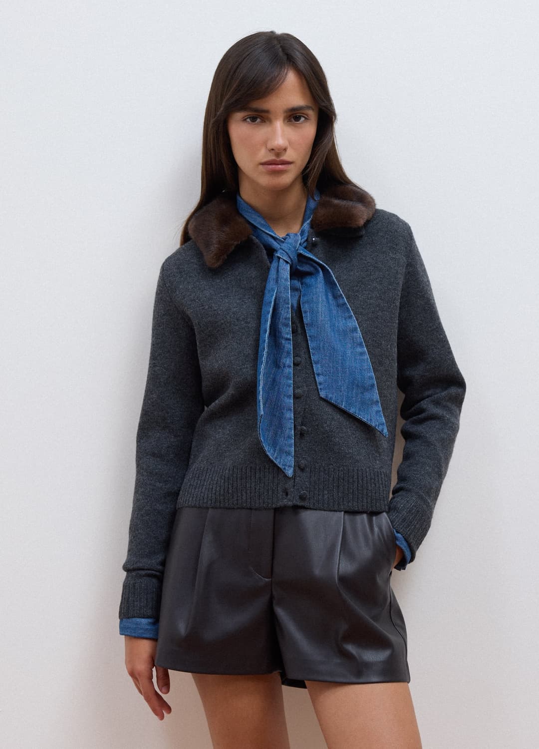 Graue Strickjacke Mit Kontrastkragen | OVS Graue Strickjacke Mit Kontrastkragen - 0 | OVS