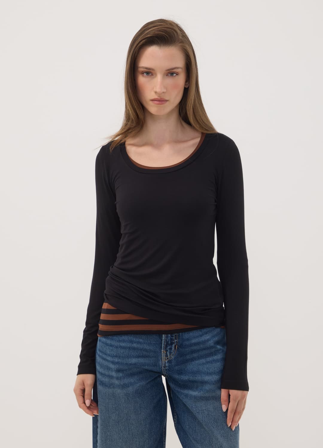 Schwarzes Slim-fit T-shirt Aus Elastischer Viskose Mit Rundhalsausschnitt | OVS Schwarzes Slim-fit T-shirt Aus Elastischer Viskose Mit Rundhalsausschnitt - 0 | OVS