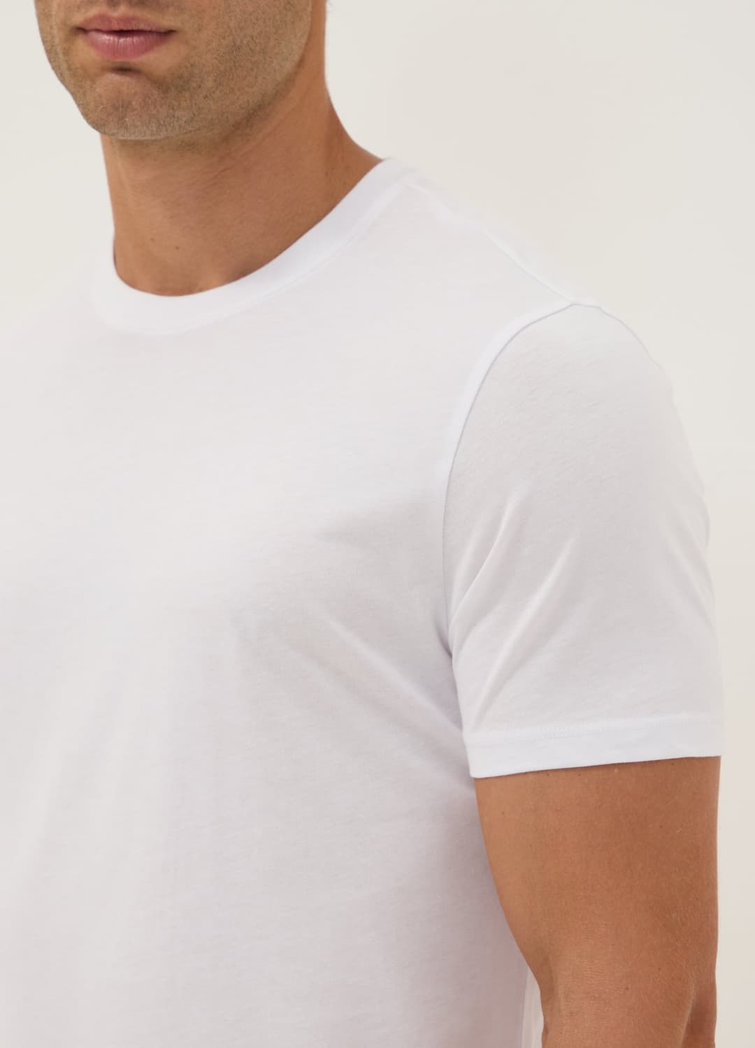 3er-pack Weisse T-shirts Aus Bio-baumwolle Mit Kurzen Ärmeln | OVS 3er-pack Weisse T-shirts Aus Bio-baumwolle Mit Kurzen Ärmeln - 2 | OVS