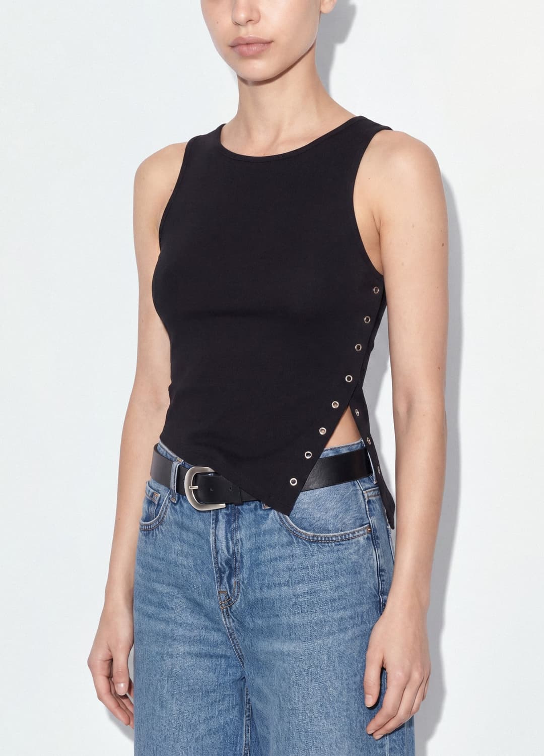 Top Nero In Cotone Elasticizzato Con Orlo Asimmetrico E Occhielli Metallici | OVS Top Nero In Cotone Elasticizzato Con Orlo Asimmetrico E Occhielli Metallici - 3 | OVS