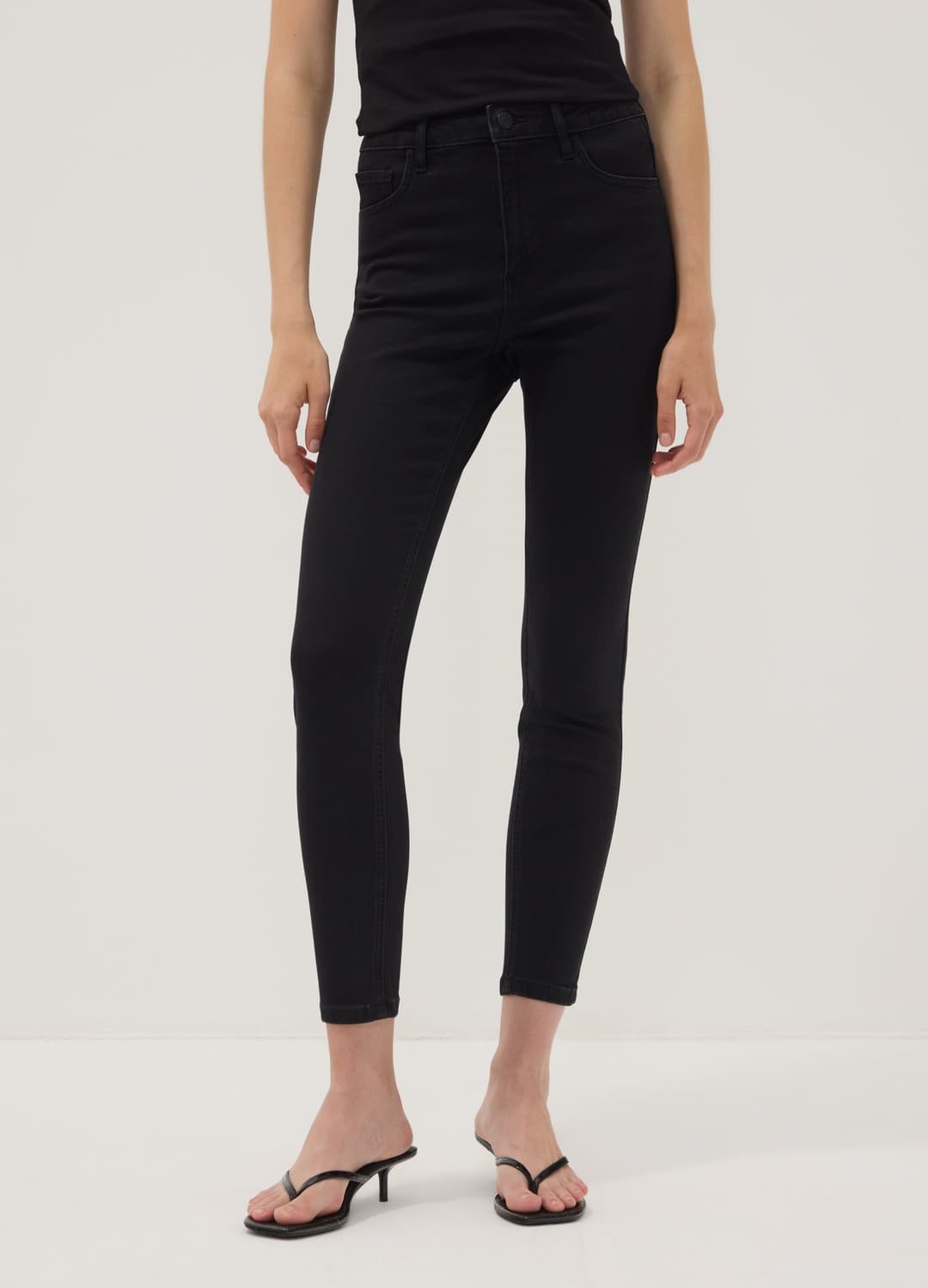Schwarze Skinny-fit-jeans Aus Elastischer Baumwolle Und Viskose | OVS Schwarze Skinny-fit-jeans Aus Elastischer Baumwolle Und Viskose - 2 | OVS
