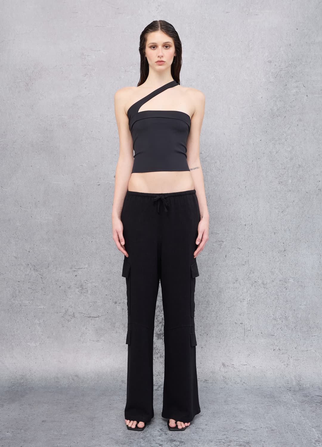 Asymmetrisches Verstellbares Schwarzes Top | OVS Asymmetrisches Verstellbares Schwarzes Top - 4 | OVS