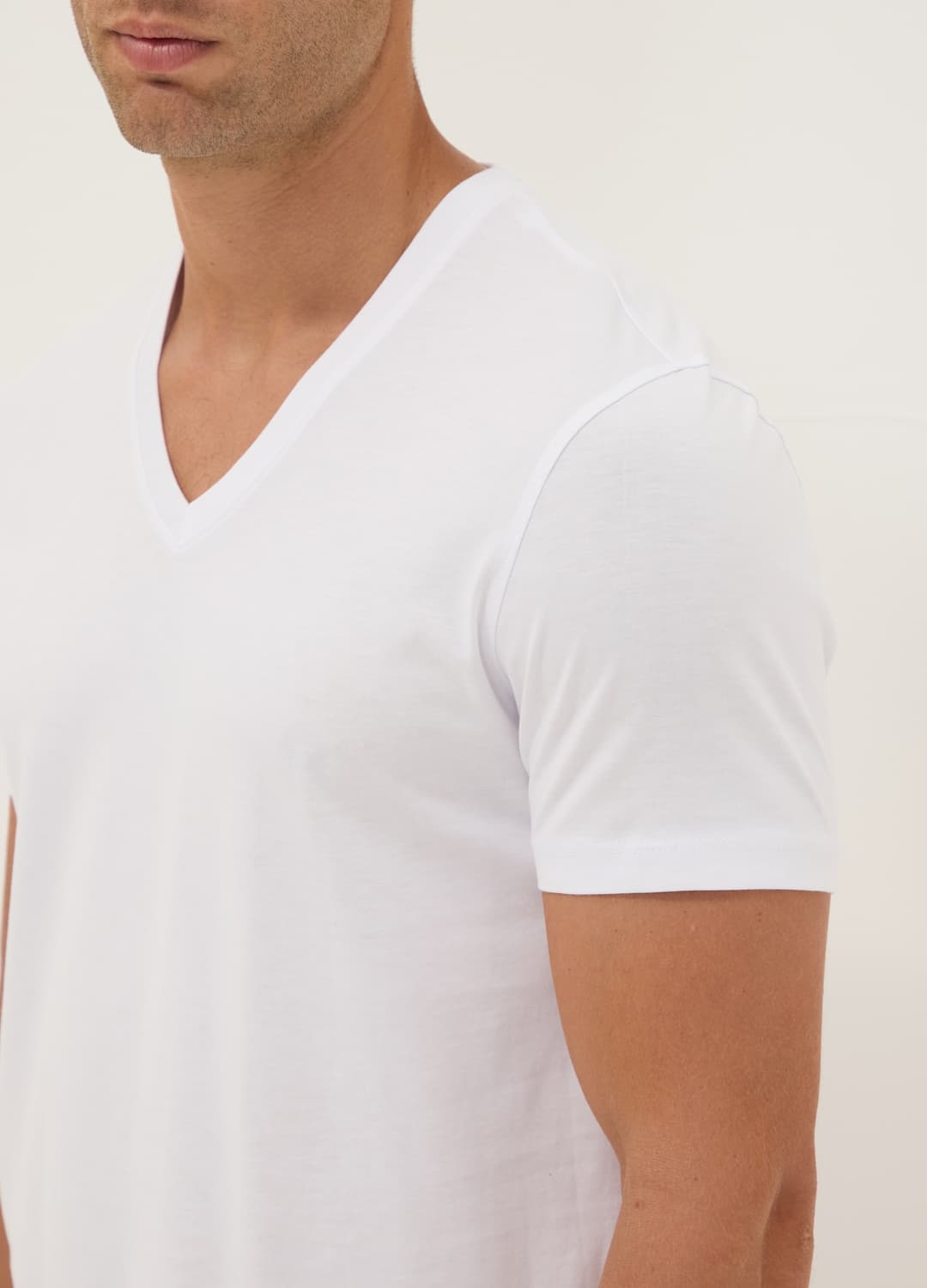 Weißes T-shirt Aus Reiner Supima-baumwolle Mit V-ausschnitt | OVS Weißes T-shirt Aus Reiner Supima-baumwolle Mit V-ausschnitt - 2 | OVS