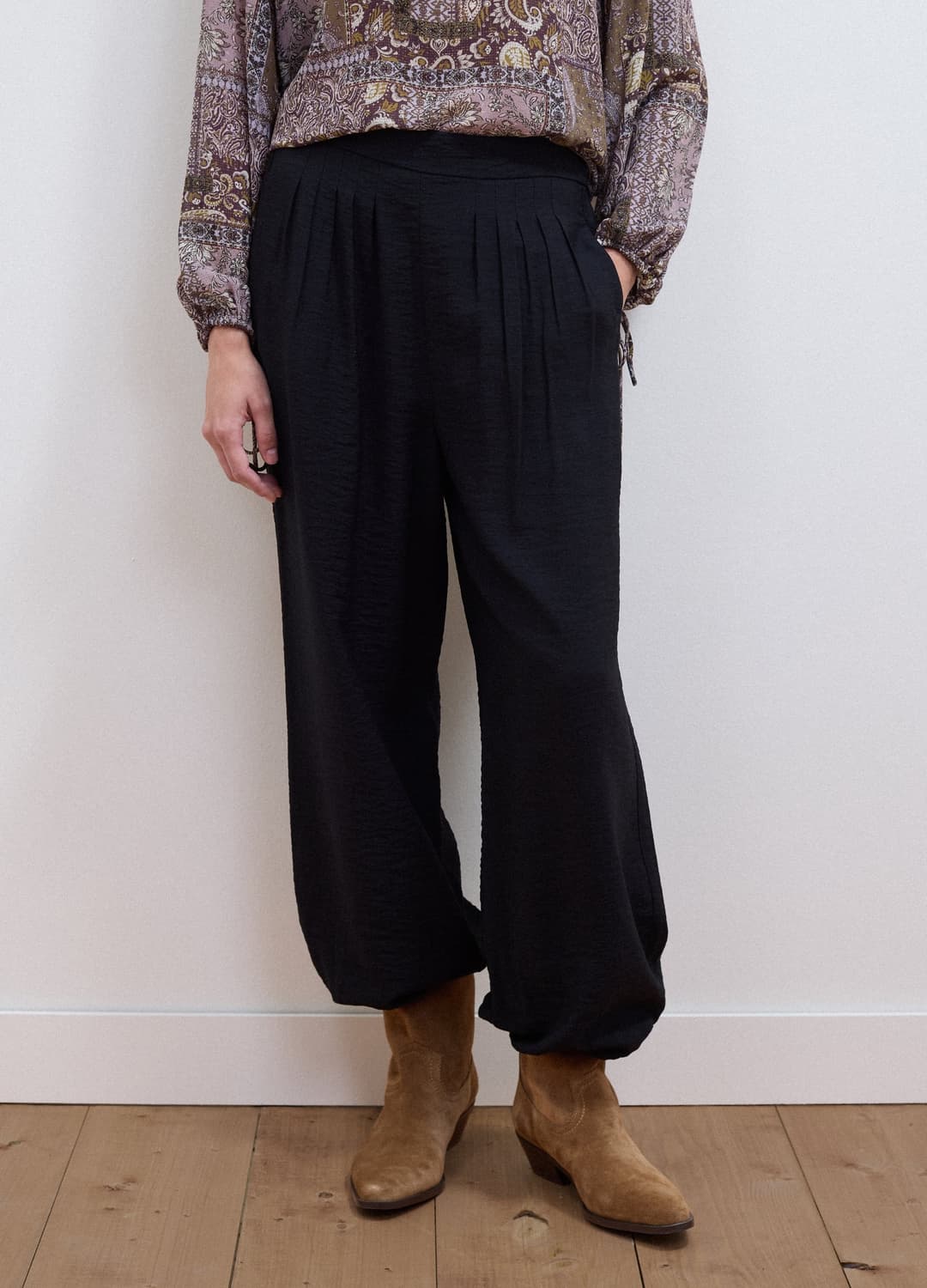 Schwarze Relaxed-fit-hose Aus Viskosemix | OVS Schwarze Relaxed-fit-hose Aus Viskosemix - 1 | OVS