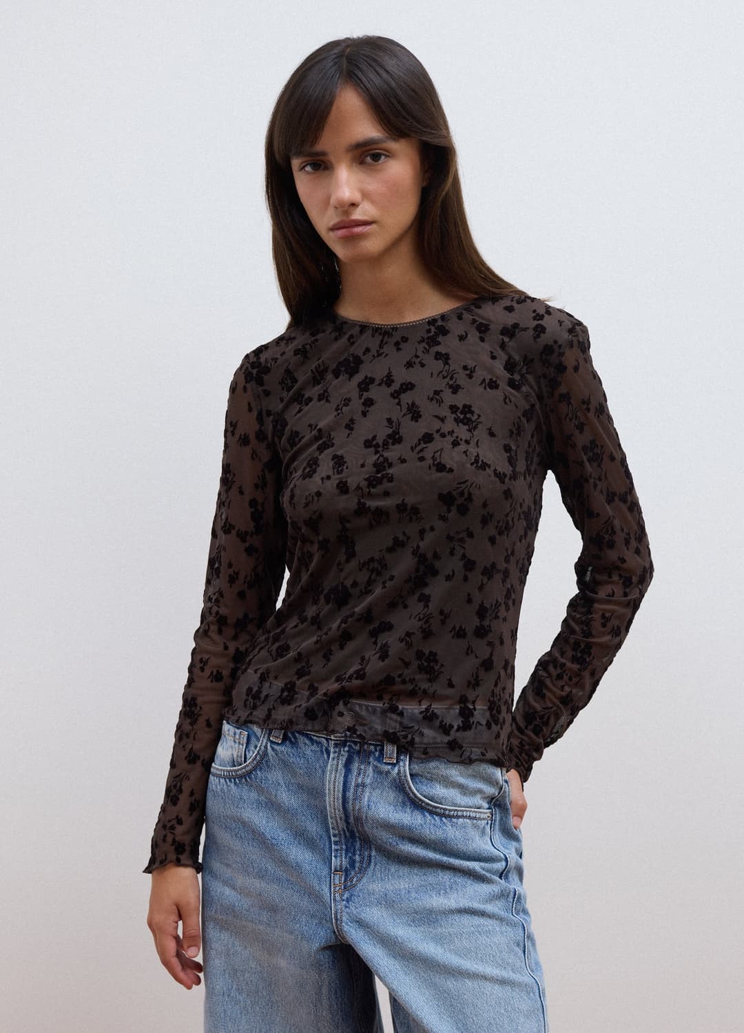 Schwarzes Regular-fit-t-shirt Aus Transparentem Stretchstoff Mit Muster | OVS Schwarzes Regular-fit-t-shirt Aus Transparentem Stretchstoff Mit Muster - 3 | OVS