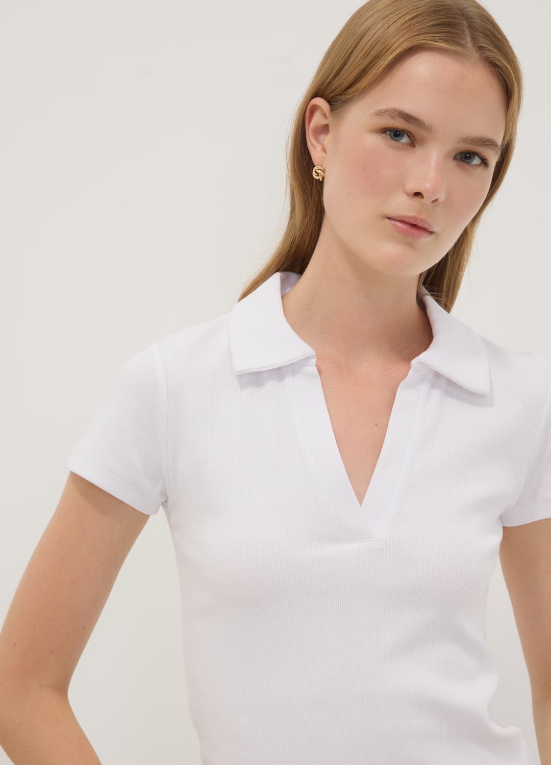 Polo Bianca In Cotone Elasticizzato Con Scollo A V Aperto Regular Fit | OVS Polo Bianca In Cotone Elasticizzato Con Scollo A V Aperto Regular Fit - 2 | OVS