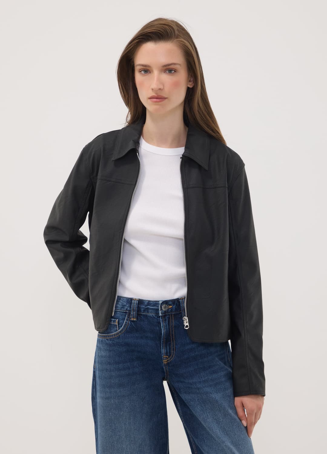 Schwarze Jacke Mit Reißverschluss Und Slim-fit-kragen | OVS Schwarze Jacke Mit Reißverschluss Und Slim-fit-kragen - 2 | OVS