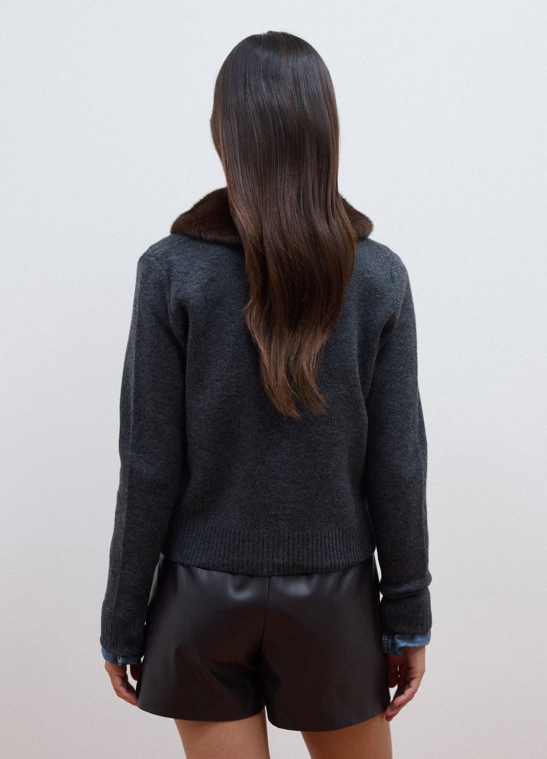 Graue Strickjacke Mit Kontrastkragen | OVS Graue Strickjacke Mit Kontrastkragen - 3 | OVS