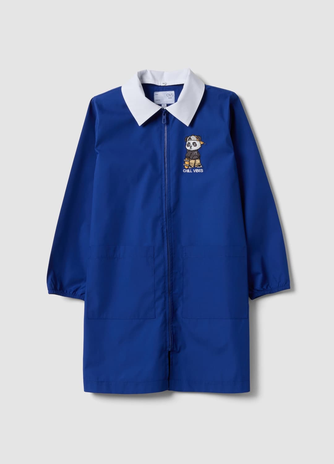 Personalisierbarer Blauer Schul-kittel Mit Reissverschluss Und Panda-stickerei | OVS Personalisierbarer Blauer Schul-kittel Mit Reissverschluss Und Panda-stickerei - 0 | OVS