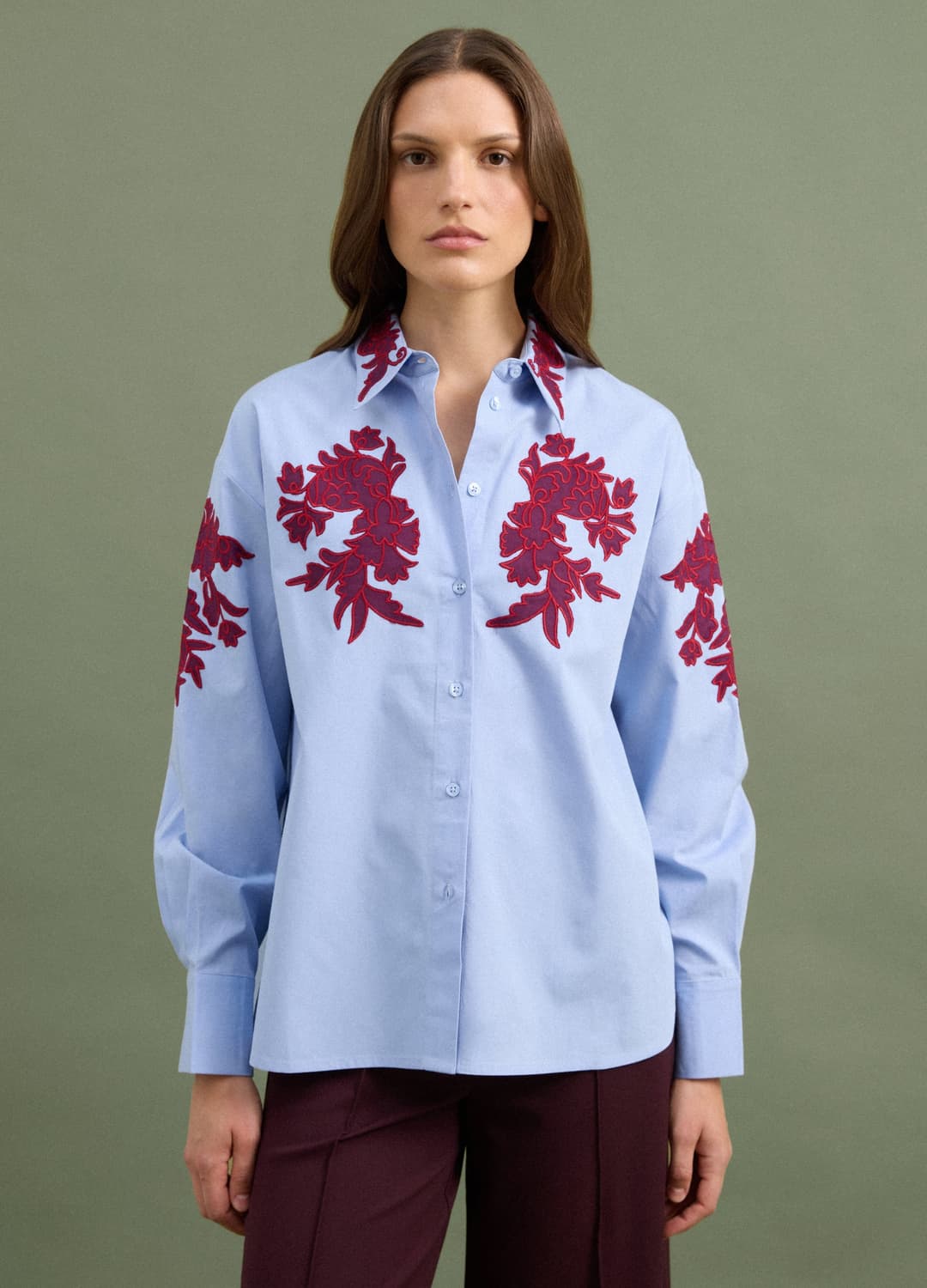 Camicia Azzurra In Popeline Di Puro Cotone Con Ricami Floreali Regular Fit | OVS Camicia Azzurra In Popeline Di Puro Cotone Con Ricami Floreali Regular Fit - 2 | OVS