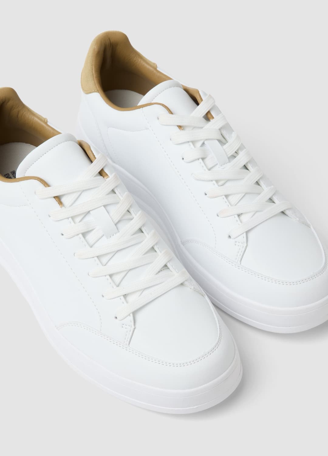 Lässige Weiße Sneaker Mit Beigem Detail | OVS Lässige Weiße Sneaker Mit Beigem Detail - 1 | OVS