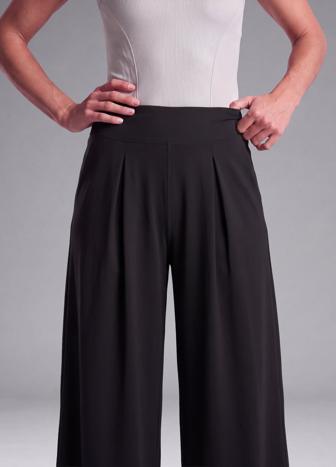 Schwarze Wide-leg Sporthose Aus Stretchmaterial Altavia Studio | OVS Schwarze Wide-leg Sporthose Aus Stretchmaterial Altavia Studio - 4 | OVS