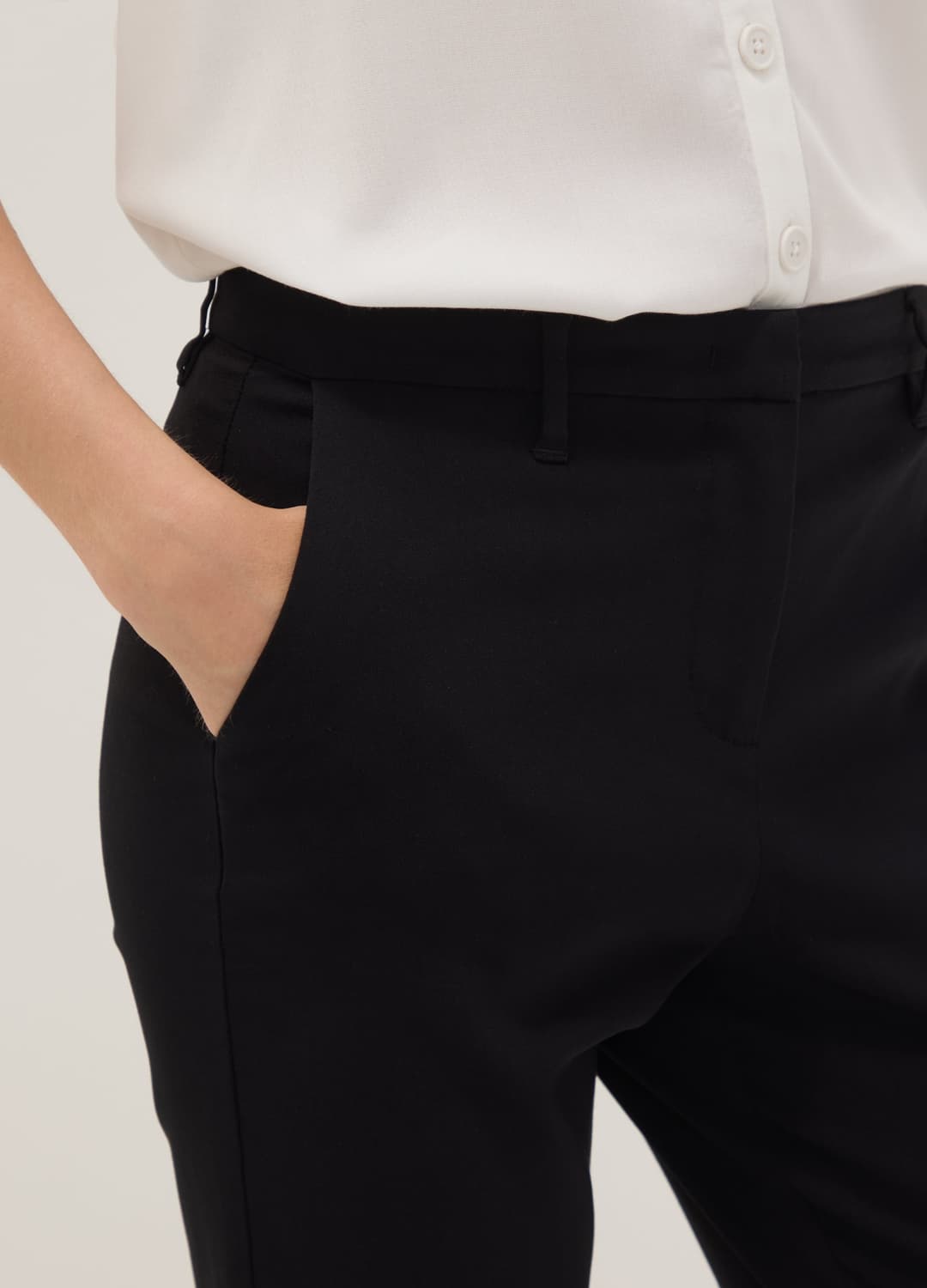 Schwarze Slim-fit Chinohose Aus Stretchiger Viskose | OVS Schwarze Slim-fit Chinohose Aus Stretchiger Viskose - 3 | OVS