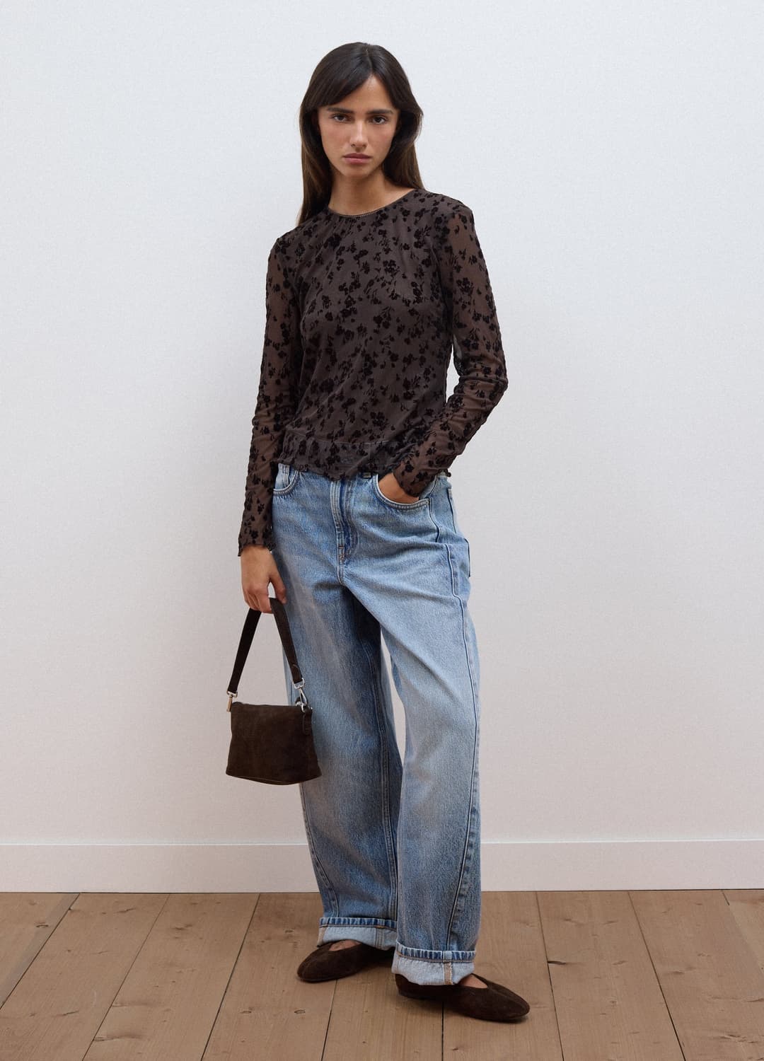 Schwarzes Regular-fit-t-shirt Aus Transparentem Stretchstoff Mit Muster | OVS Schwarzes Regular-fit-t-shirt Aus Transparentem Stretchstoff Mit Muster - 4 | OVS