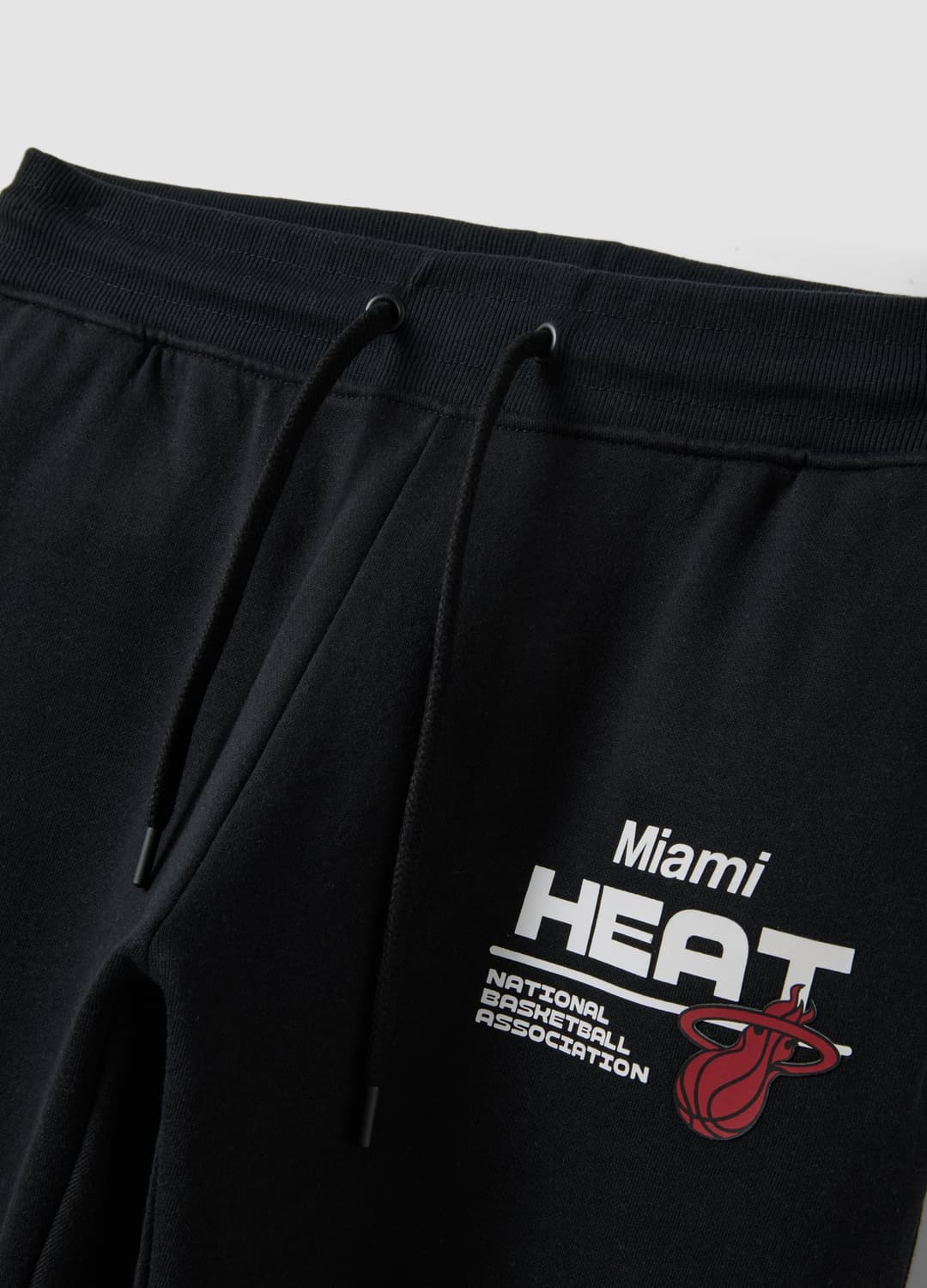 Pantaloni Sportivi Neri In Misto Cotone Con Stampa Miami Heat | OVS Pantaloni Sportivi Neri In Misto Cotone Con Stampa Miami Heat - 5 | OVS