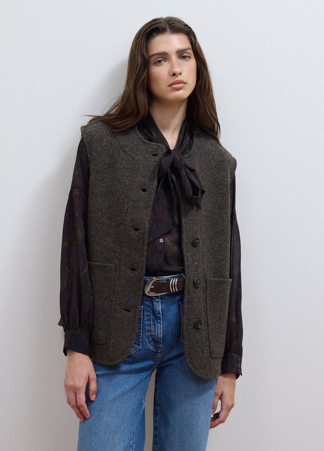 Schwarze Weste Aus Reiner Wolle Mit Rundhalsausschnitt Und Relaxed Fit | OVS Schwarze Weste Aus Reiner Wolle Mit Rundhalsausschnitt Und Relaxed Fit - 2 | OVS