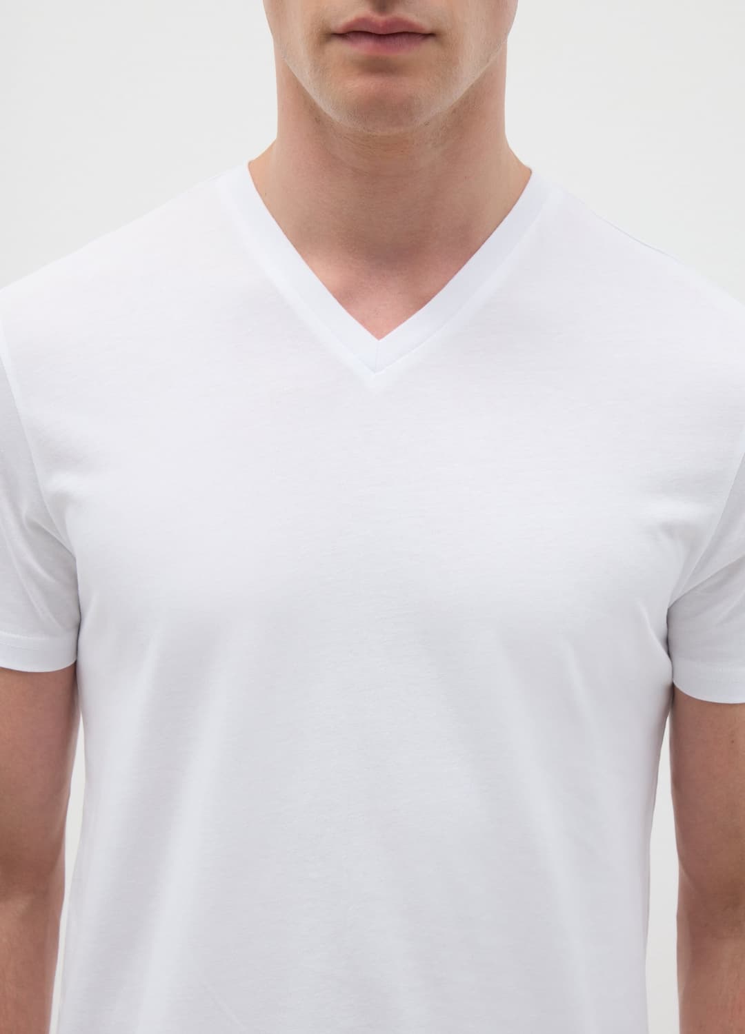 Weißes V-ausschnitt-t-shirt Aus Reiner Bio-baumwolle | OVS Weißes V-ausschnitt-t-shirt Aus Reiner Bio-baumwolle - 1 | OVS