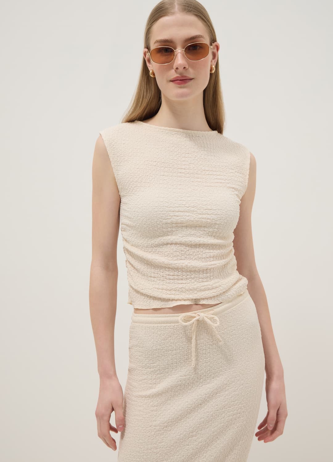 Beiges Stretch-tanktop Mit Strukturierter Oberfläche | OVS Beiges Stretch-tanktop Mit Strukturierter Oberfläche - 0 | OVS