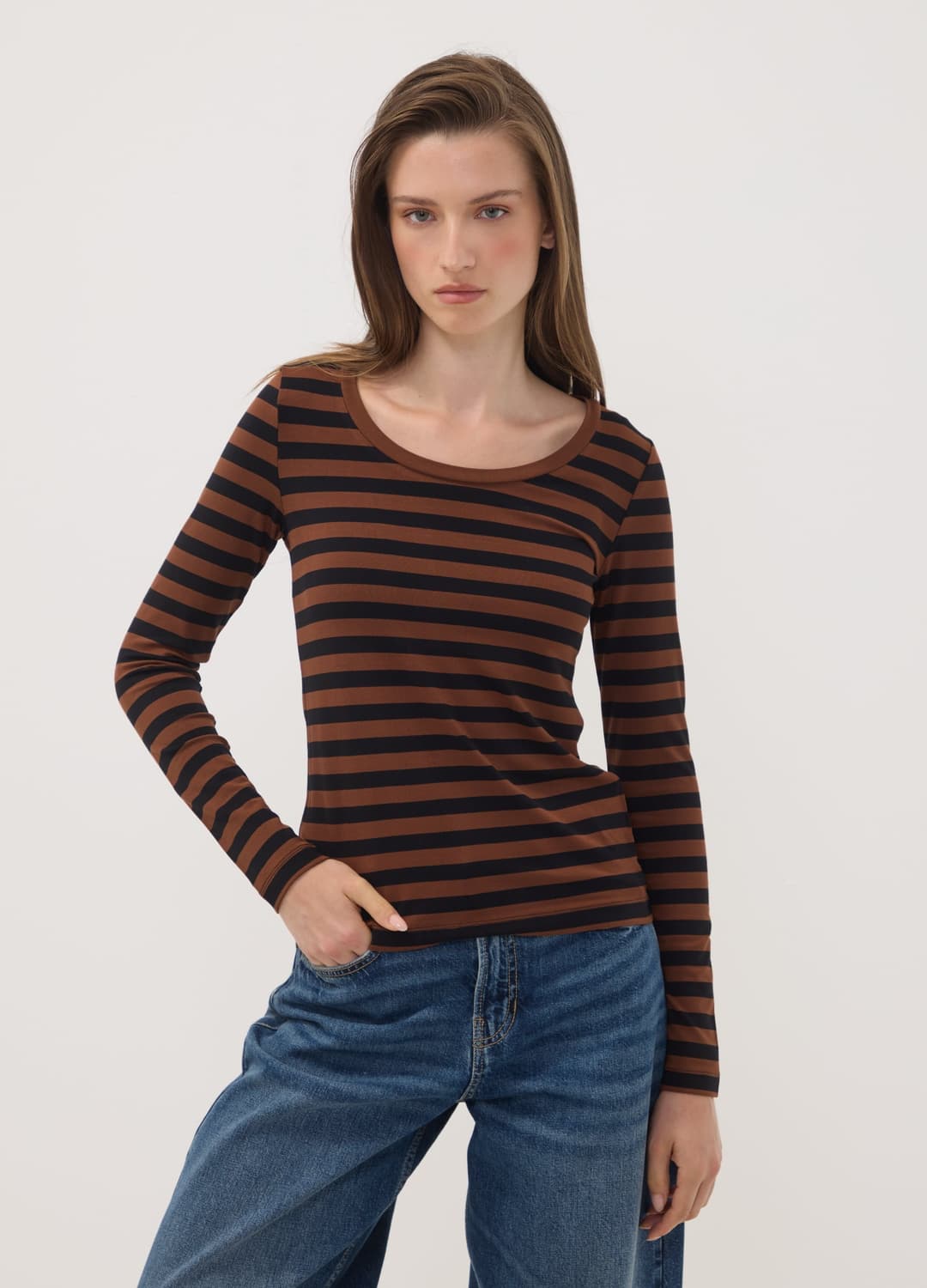 Braunes Slim-fit T-shirt Aus Elastischer Viskose Mit Streifen Und Rundhalsausschnitt | OVS Braunes Slim-fit T-shirt Aus Elastischer Viskose Mit Streifen Und Rundhalsausschnitt - 0 | OVS
