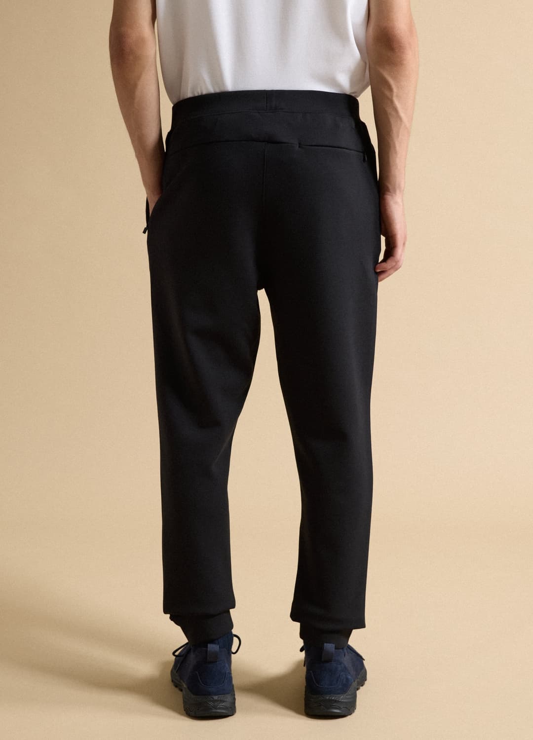 Schwarze Jogger In Regular Fit Aus Elastischem Easy-dry-gewebe | OVS Schwarze Jogger In Regular Fit Aus Elastischem Easy-dry-gewebe - 3 | OVS