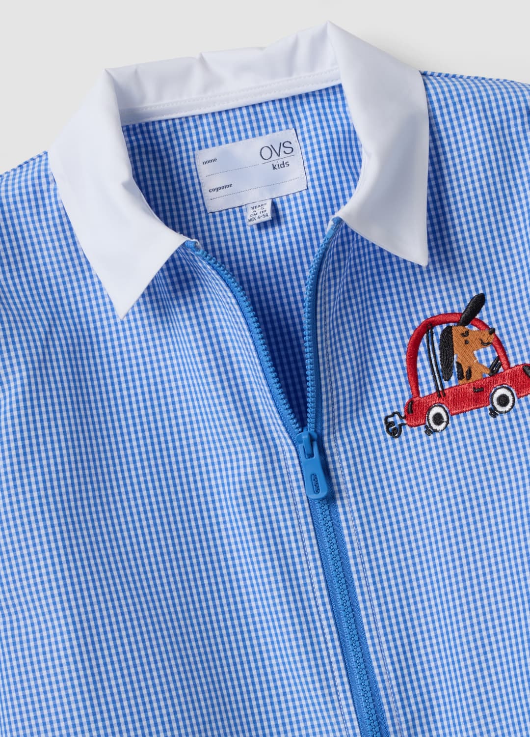 Personalisierbarer Hellblauer Kindergartenkittel Mit Karomuster Und Maschinenstickerei | OVS Personalisierbarer Hellblauer Kindergartenkittel Mit Karomuster Und Maschinenstickerei - 2 | OVS