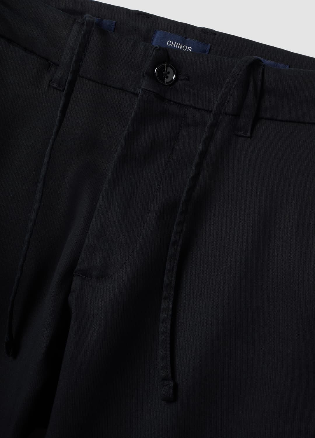 Schwarze Slim-fit Chinohose Aus Lyocell Und Stretch-baumwolle | OVS Schwarze Slim-fit Chinohose Aus Lyocell Und Stretch-baumwolle - 1 | OVS