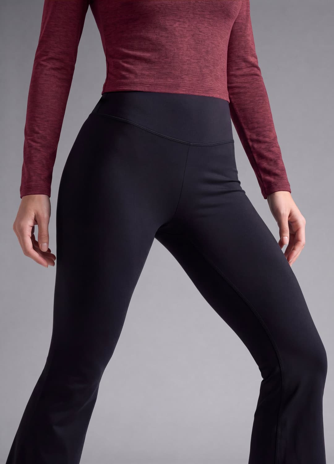 Leggings Neri Flare In Tessuto Elasticizzato Traspirante Altavia Studio | OVS Leggings Neri Flare In Tessuto Elasticizzato Traspirante Altavia Studio - 1 | OVS
