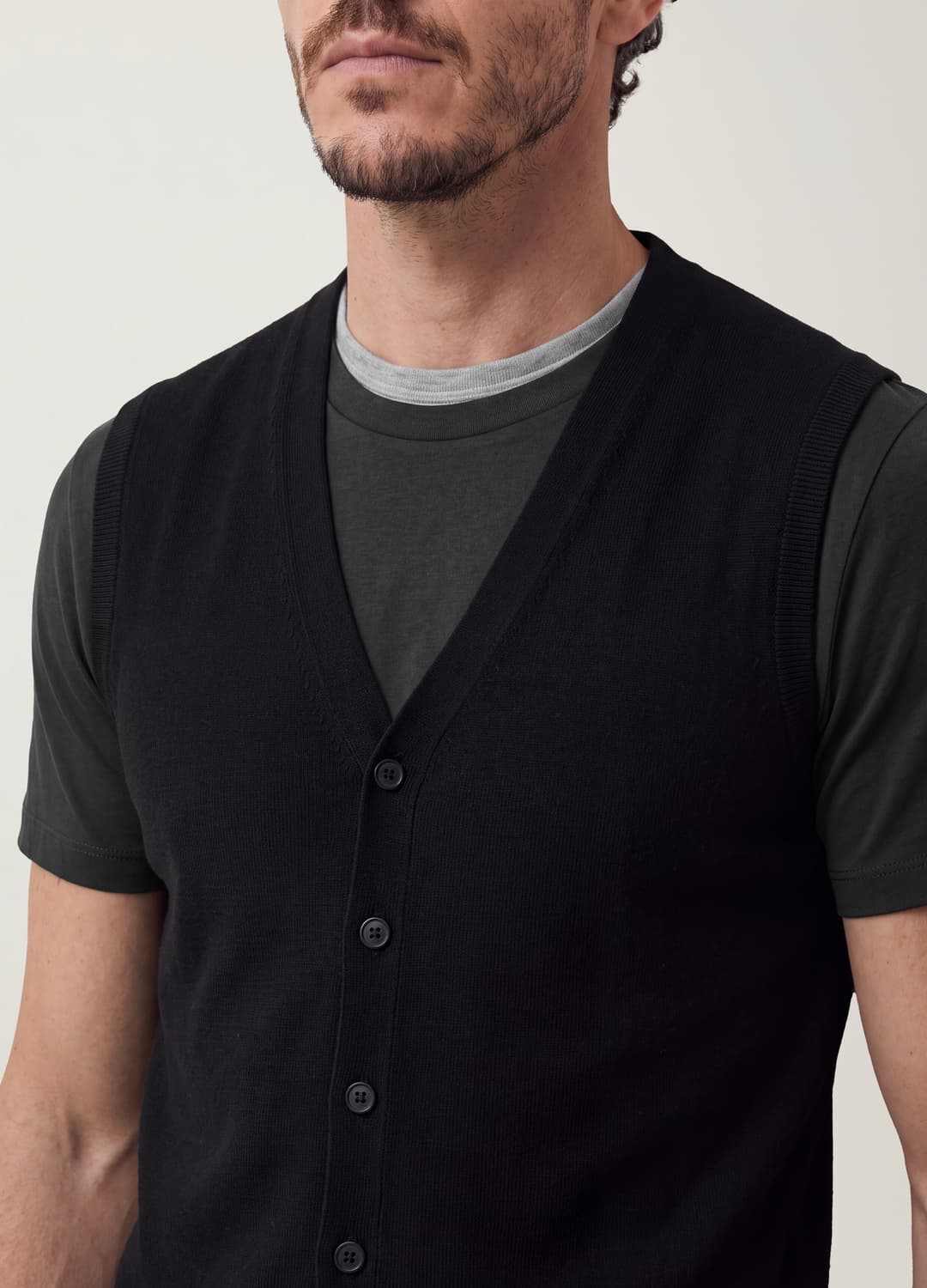 Gilet Nero In Misto Viscosa Con Scollo Profondo A V Regular Fit | OVS Gilet Nero In Misto Viscosa Con Scollo Profondo A V Regular Fit - 4 | OVS