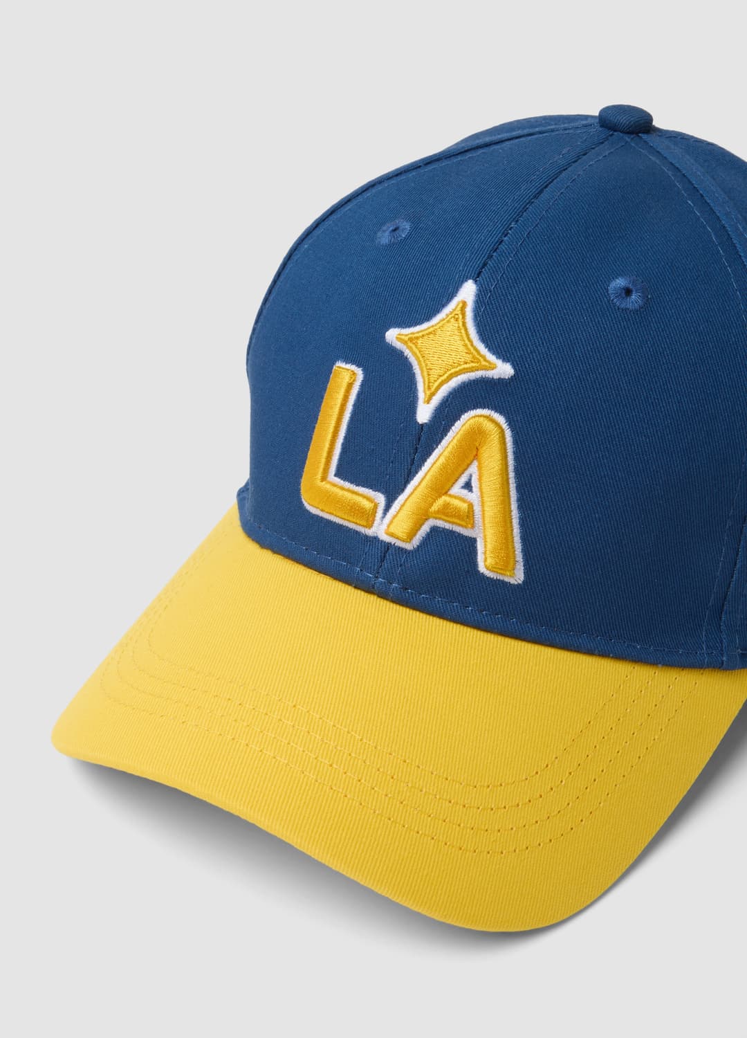Cappello Blu E Giallo In Puro Cotone Con Ricamo La Galaxy | OVS Cappello Blu E Giallo In Puro Cotone Con Ricamo La Galaxy - 2 | OVS
