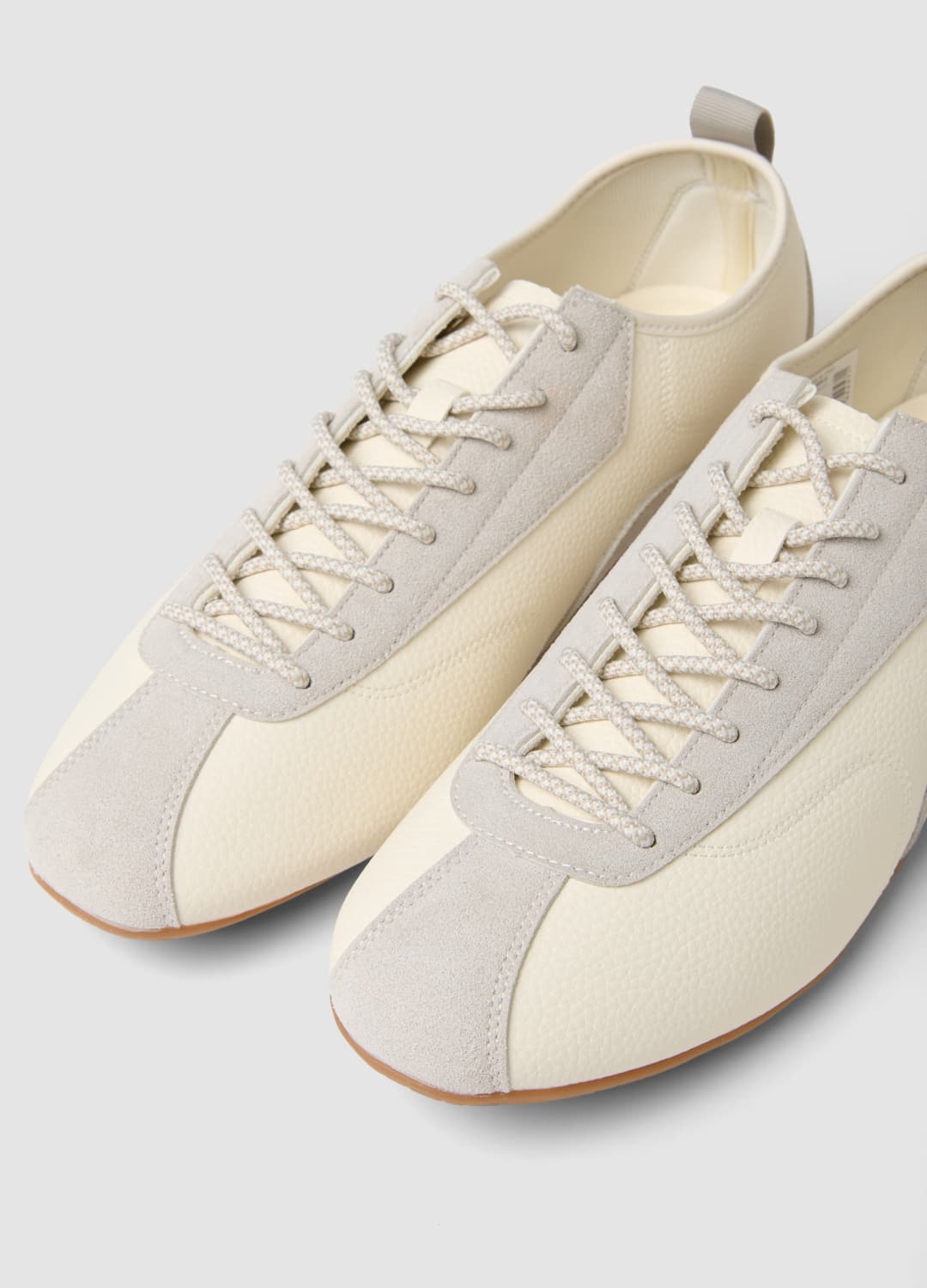 Weiße Und Beige Turnschuhe Mit Regulärer Passform Und Gummisohle | OVS Weiße Und Beige Turnschuhe Mit Regulärer Passform Und Gummisohle - 1 | OVS