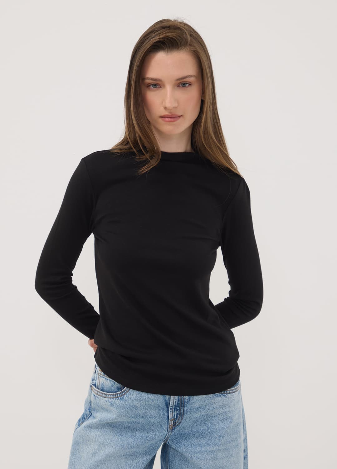 Schwarzes T-shirt Aus Elastischer Viskose Mit Rundhalsausschnitt | OVS Schwarzes T-shirt Aus Elastischer Viskose Mit Rundhalsausschnitt - 2 | OVS