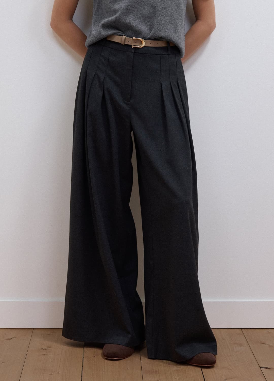 Graue Wide-leg-anzughose Aus Stretch-viskose Mit Gürtel | OVS Graue Wide-leg-anzughose Aus Stretch-viskose Mit Gürtel - 1 | OVS