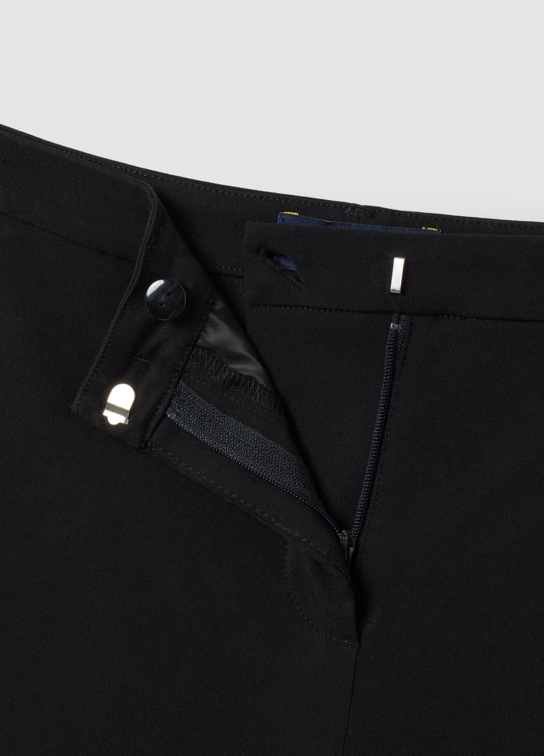 Schwarze Slim-fit Chinohose Aus Stretchiger Viskose | OVS Schwarze Slim-fit Chinohose Aus Stretchiger Viskose - 5 | OVS